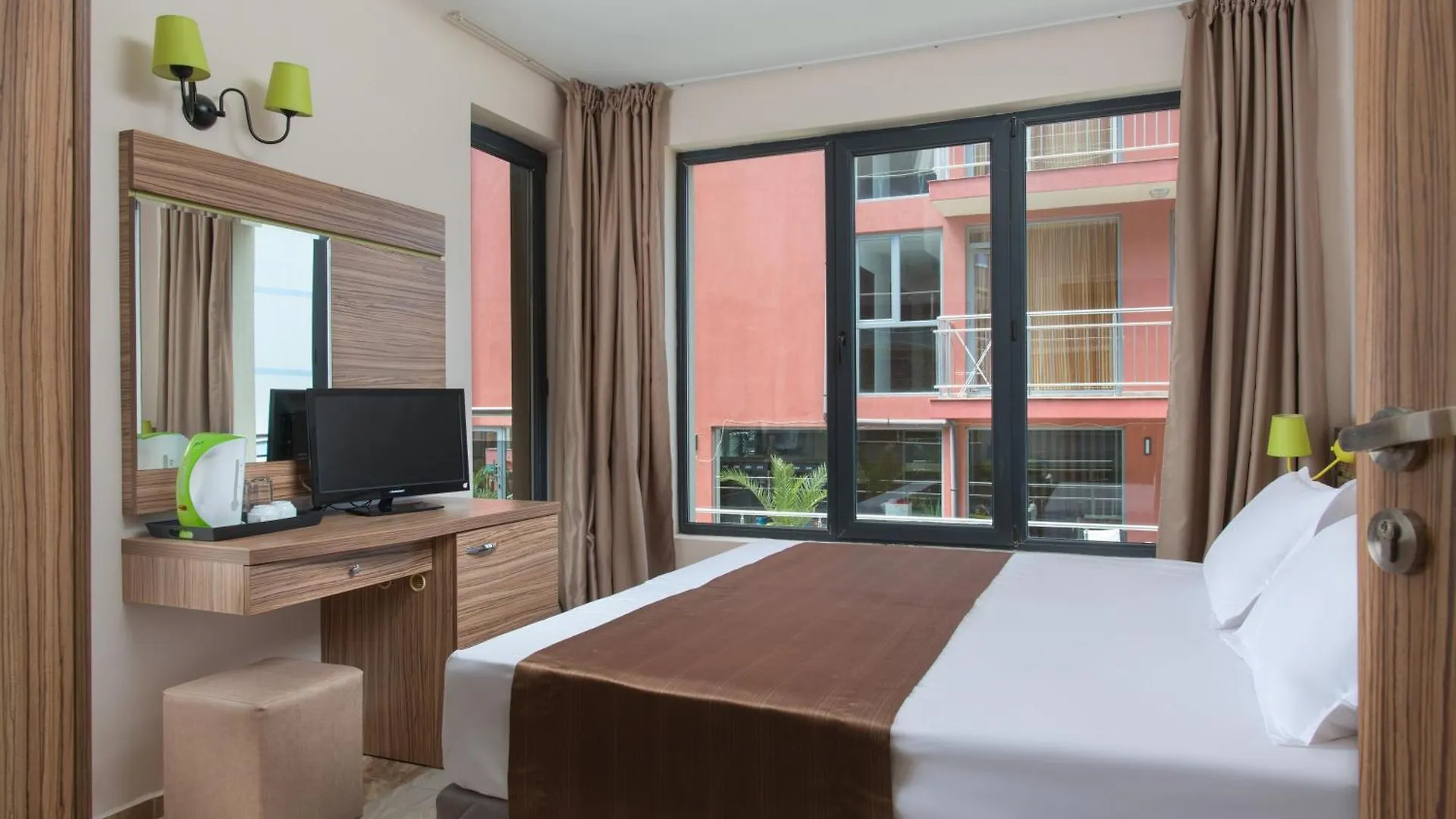 Tia Maria Is Situated In The Southern Part Of The Sunny Beach Resort 0*,  Bulharsko